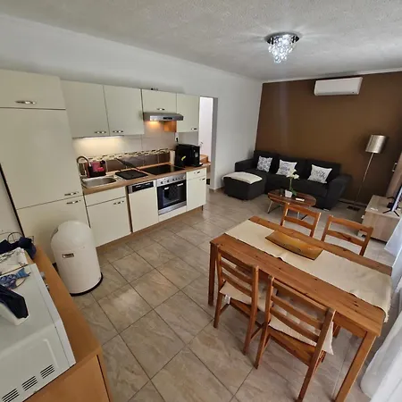 Fenyves 2 **** Apartment *