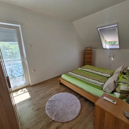 Fenyves 2 **** Apartment Balatonfenyves